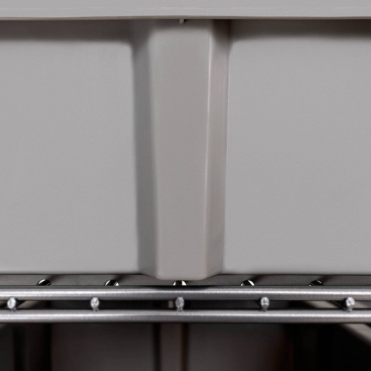 7-Tier 16-Bin Steel Wire Shelving Rack U66373